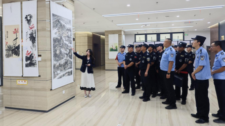 兰州铁路公安局兰州公安处乘警支队参观甘肃工程咨询集团廉洁文化作品展